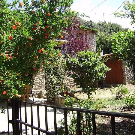 Villa Emilio'S House à Agia Paraskevi  Extérieur photo